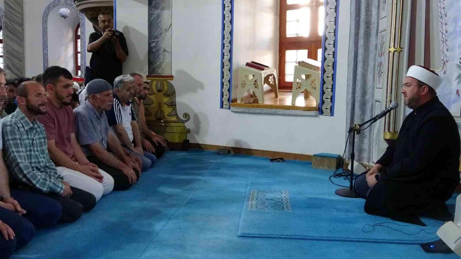 K&uuml;tahya&rsquo;da şehit Haniye i&ccedil;in dua ve gıyabi cenaze namazı
