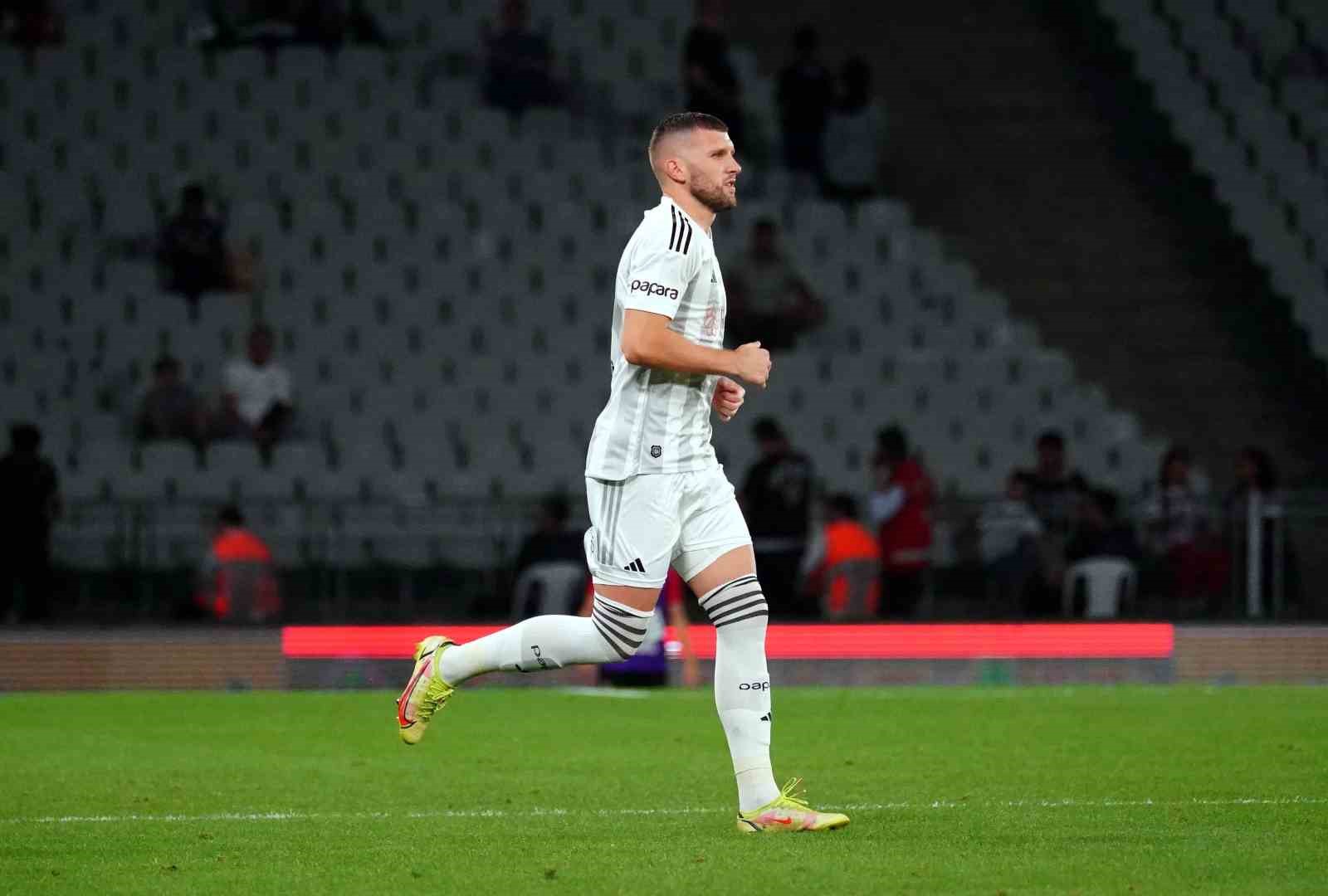 Beşiktaş’ta Ante Rebic ile yollar ayrıldı
