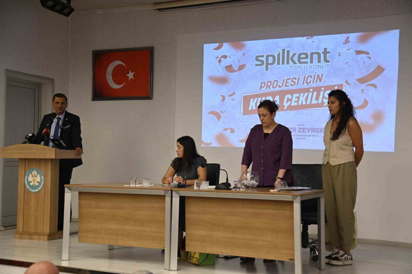 Manisa’da Spilkent Toplu Konut Projesi kuraları çekildi
