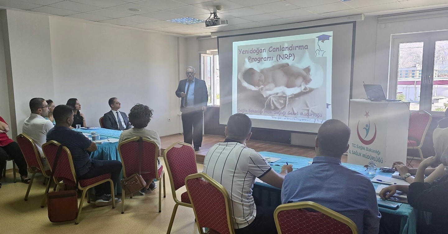 Sağlık çalışanlarına Yenidoğan Canlandırma Programı eğitimi verildi