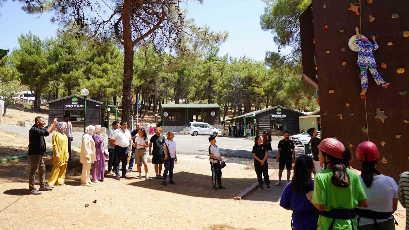 &Ccedil;ocuklar ve anneler, doğada unutulmaz bir g&uuml;n yaşadılar
