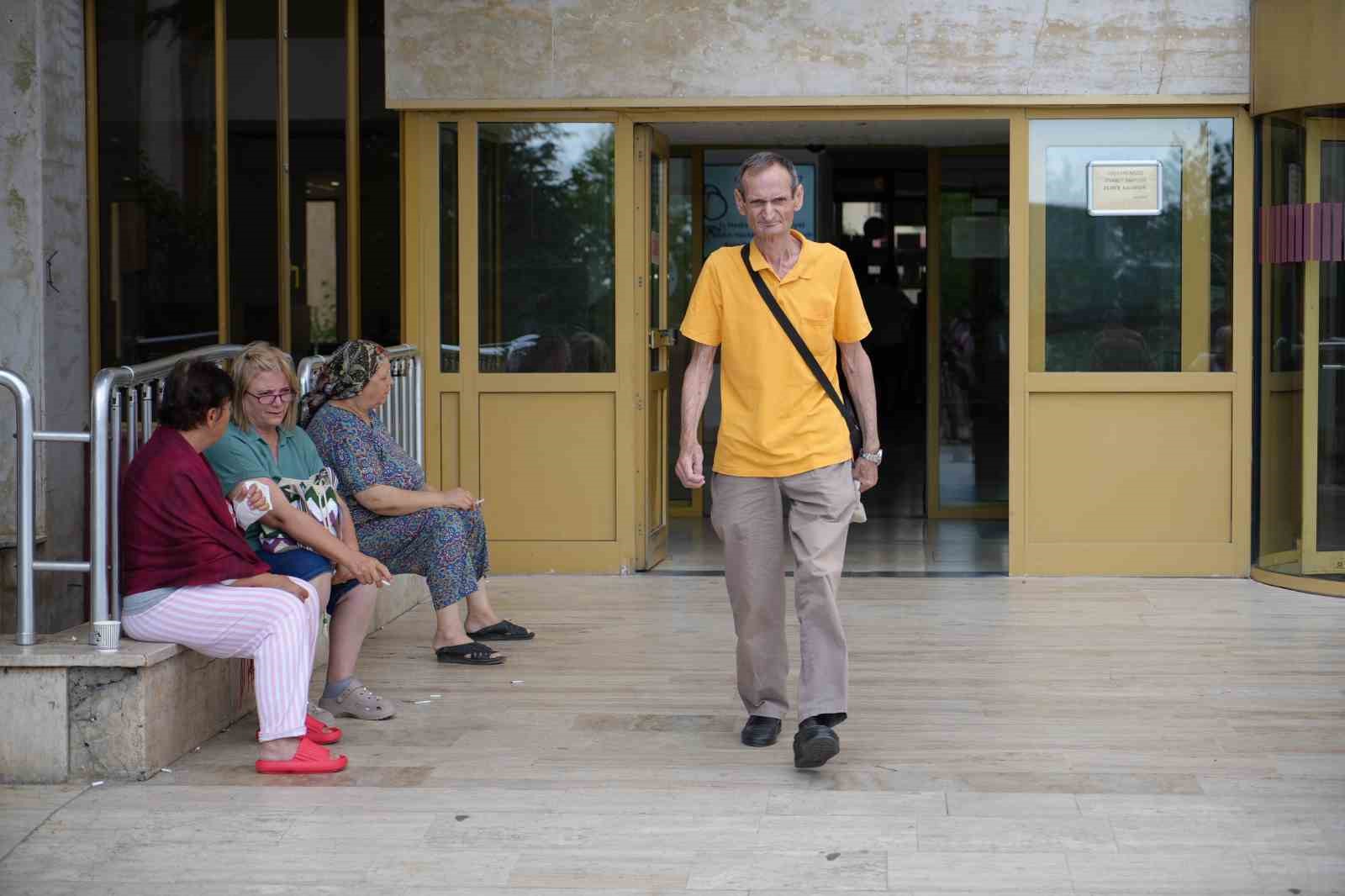 Prof. Dr. Coşkun: "Sigara i&ccedil;iciliğini en &ccedil;ok gen&ccedil;ler ve kadınlar oluşturmaya başladı"
