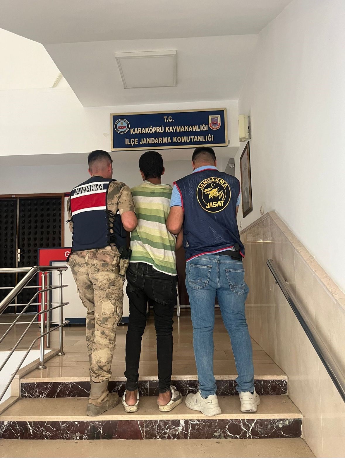 Jandarma 3 ayrı cinayetin zanlılarını yakaladı
