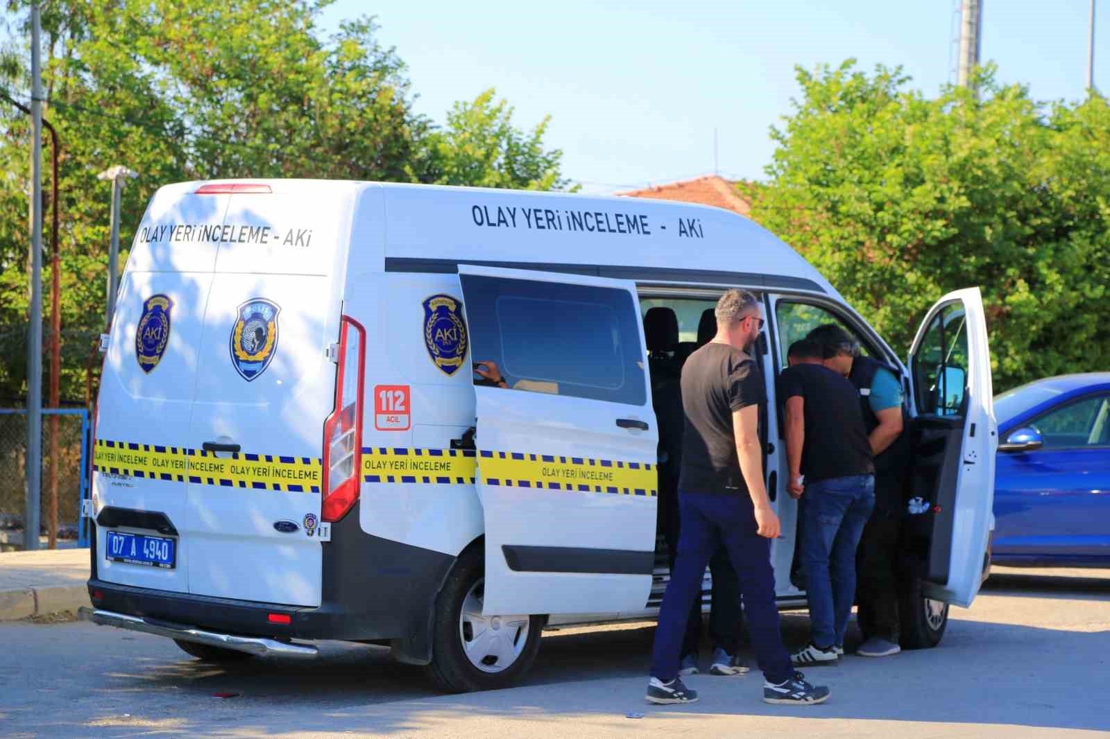 Tartıştığı kişinin arabasını alıp Antalya&rsquo;ya park etti
