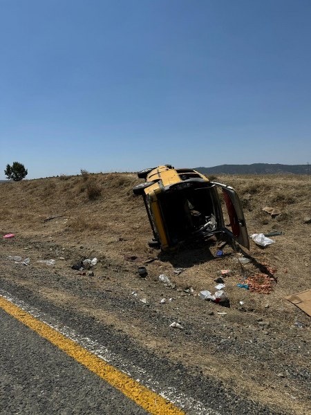 Diyarbakır’da feci kaza: Sürücü öldü, 3’ü ağır 5 kişi yaralandı