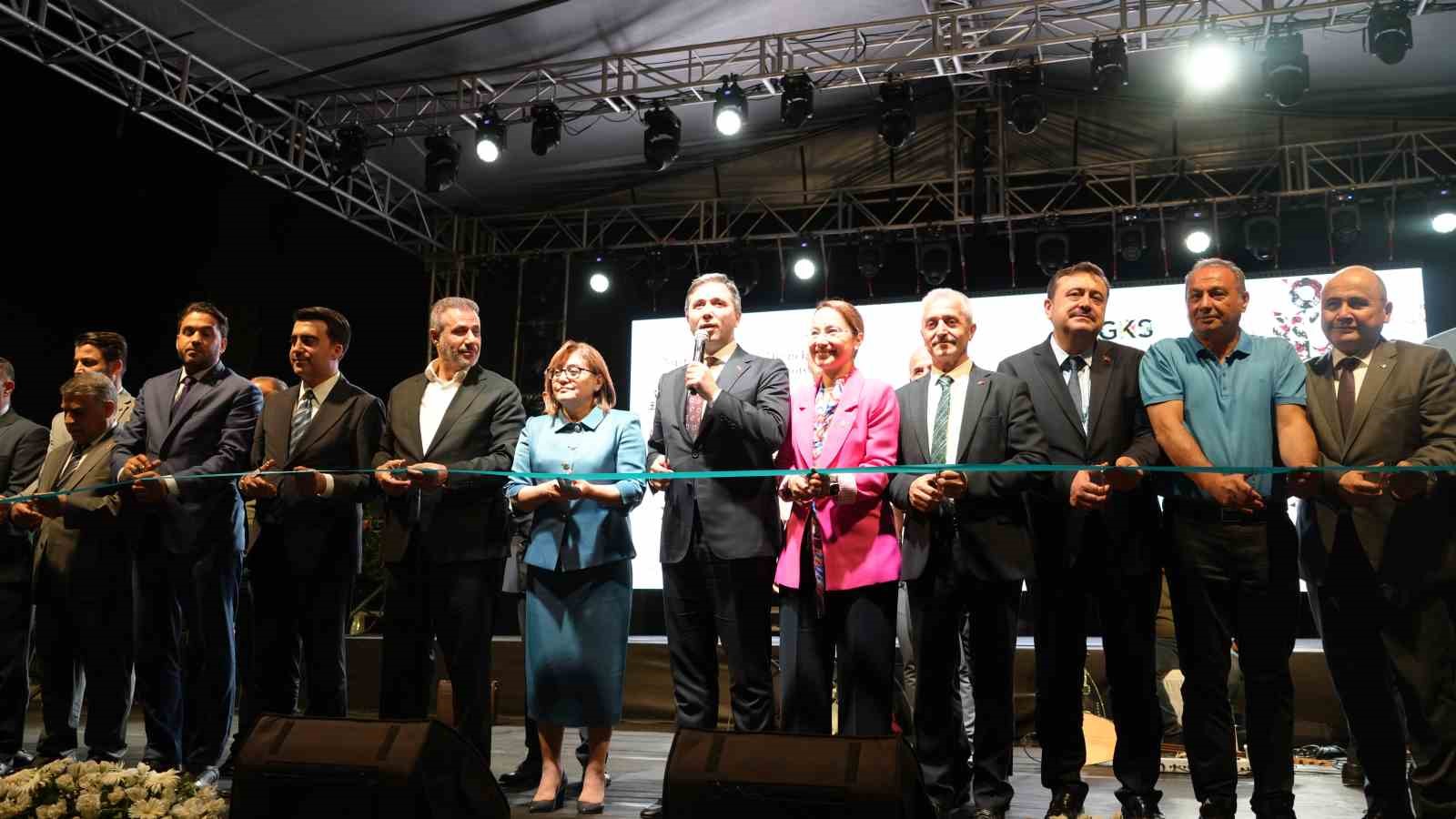 Hemşehri Dernekleri Festivali&rsquo;nin a&ccedil;ılışı yapıldı
