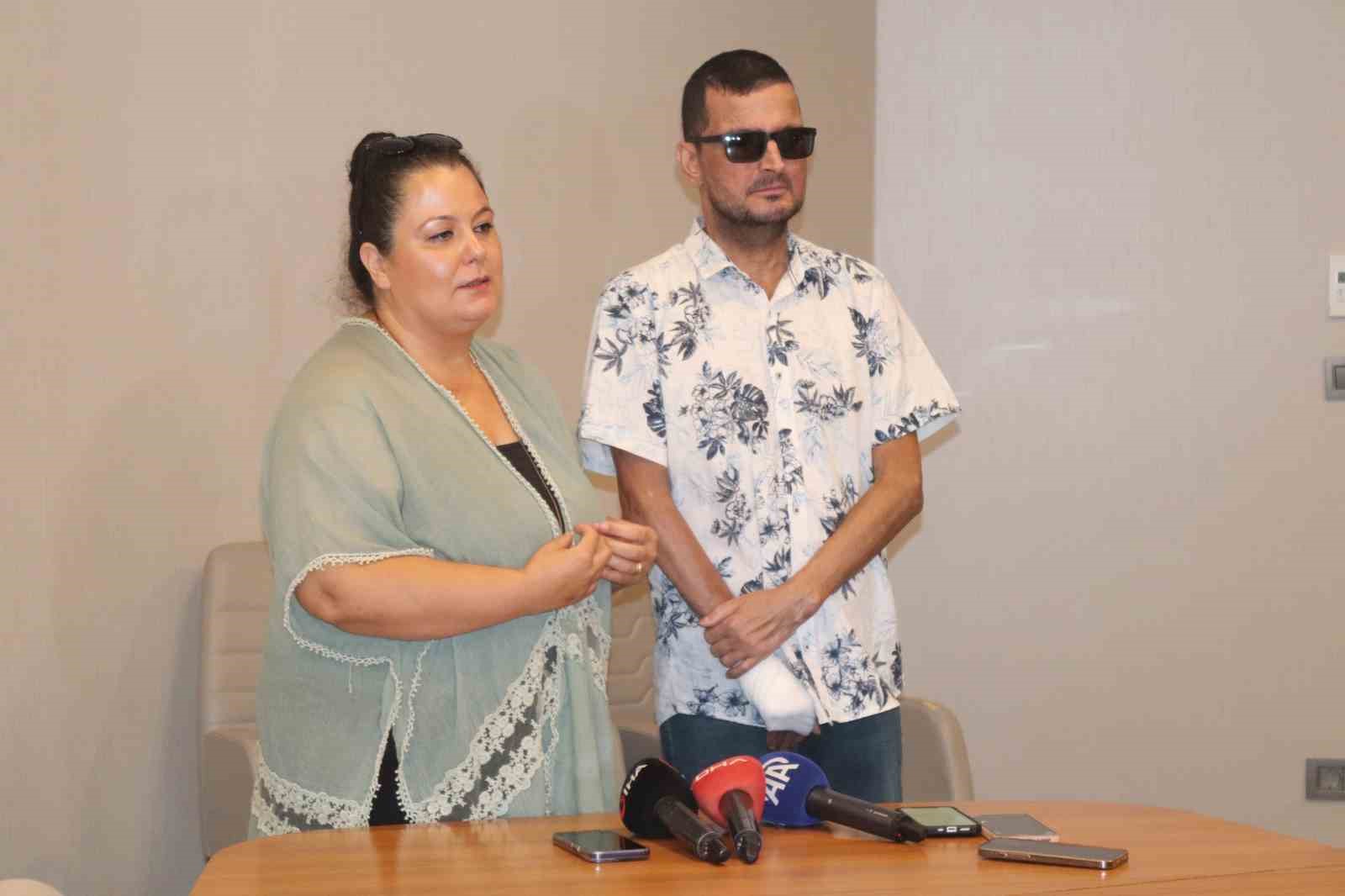 Evliliklerinin ve naklin 2. yıl d&ouml;n&uuml;m&uuml;n&uuml; nikahları kıyılan hastanede kutladılar
