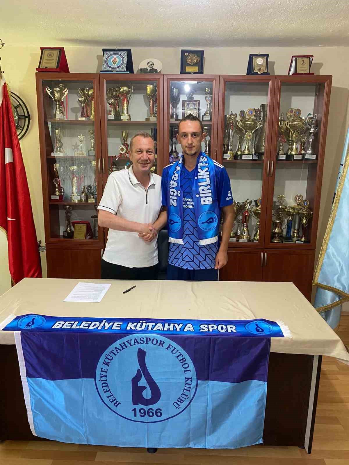 Emir Sezgin Belediye Kütahyaspor’da
