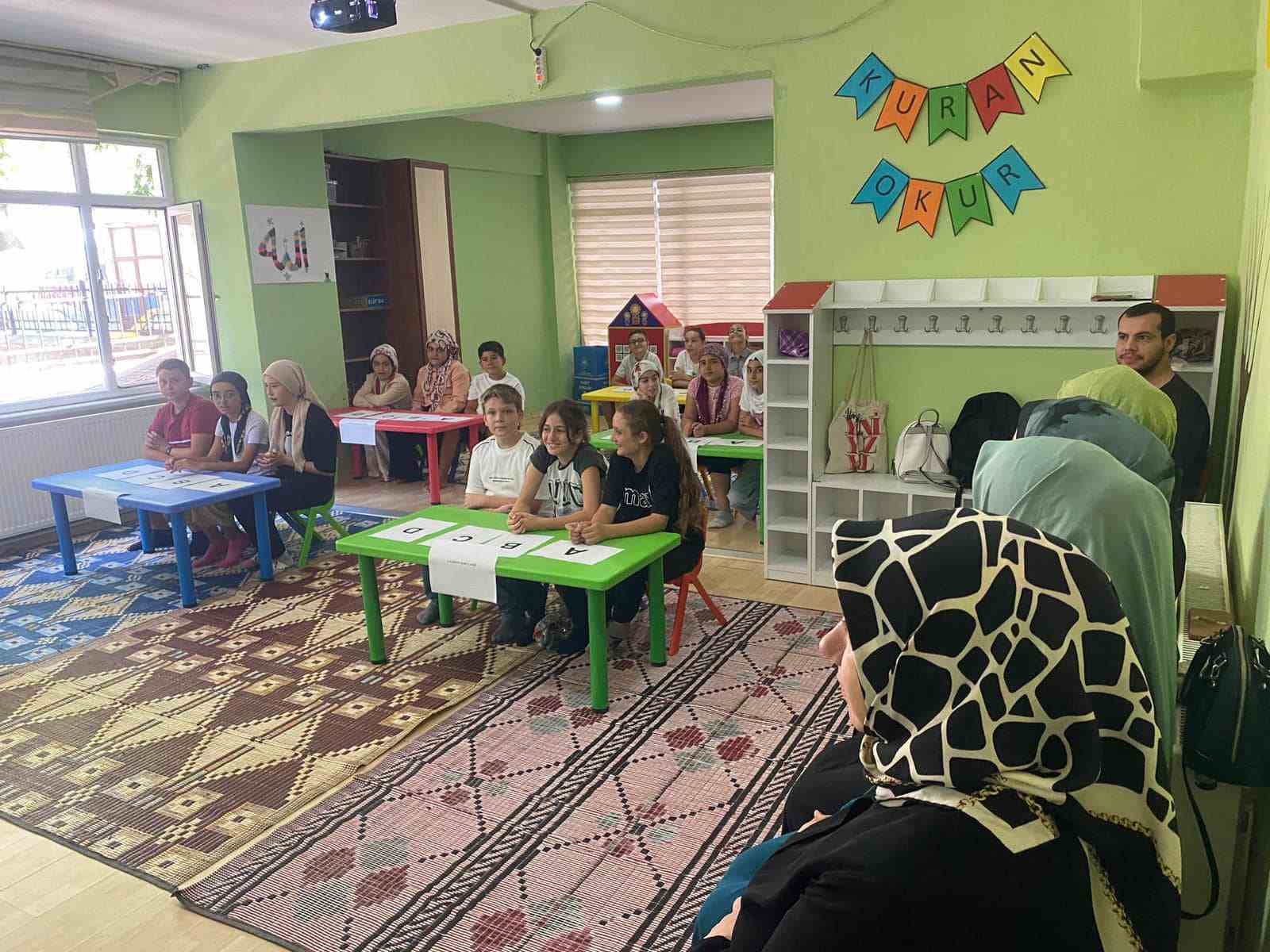 Kur&rsquo;an-ı Kerim Kursu &ouml;ğrencileri bilgi yarışmasında ter d&ouml;kt&uuml;
