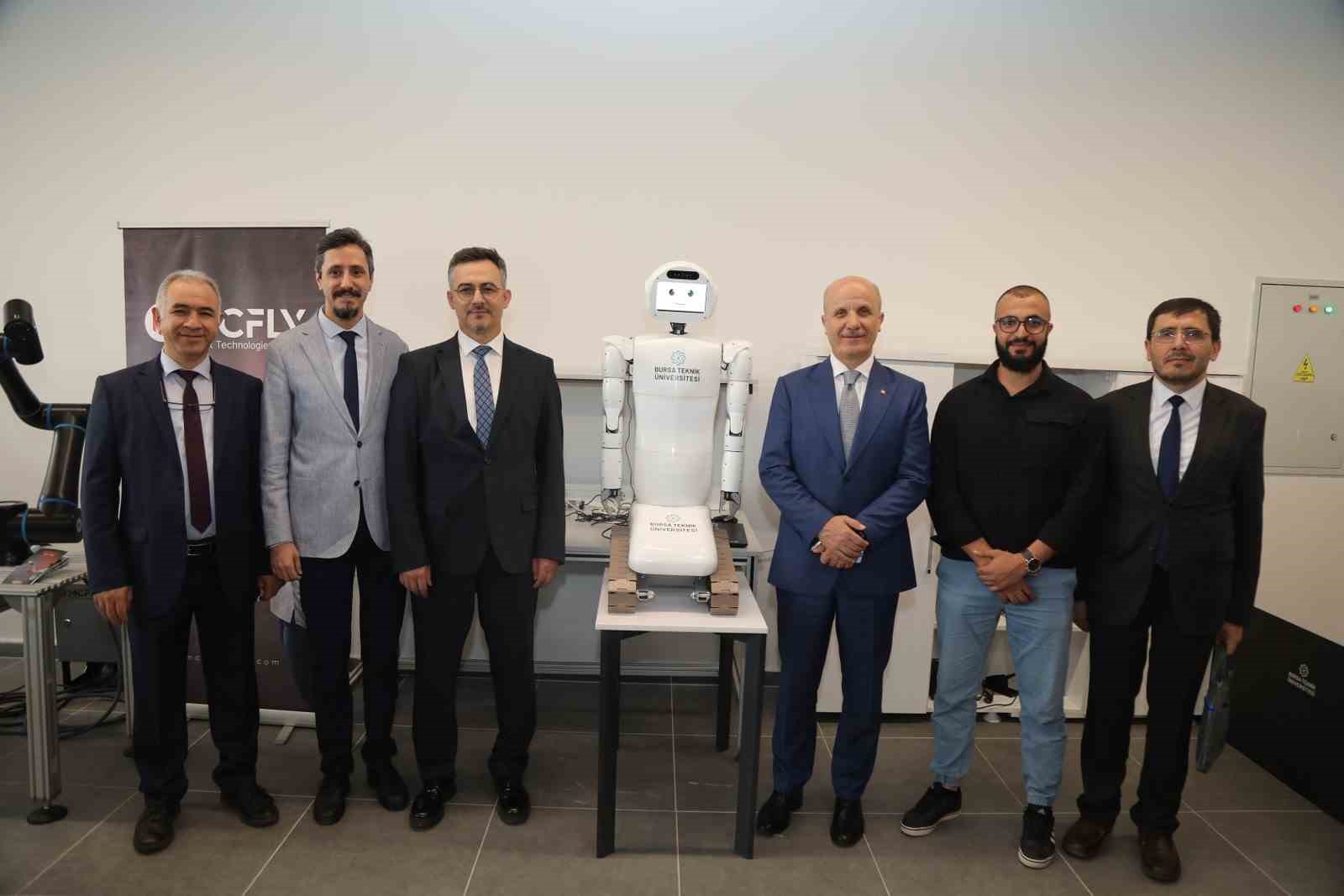 BTÜ’de yapay zekâ destekli insansı robot geliştirildi
