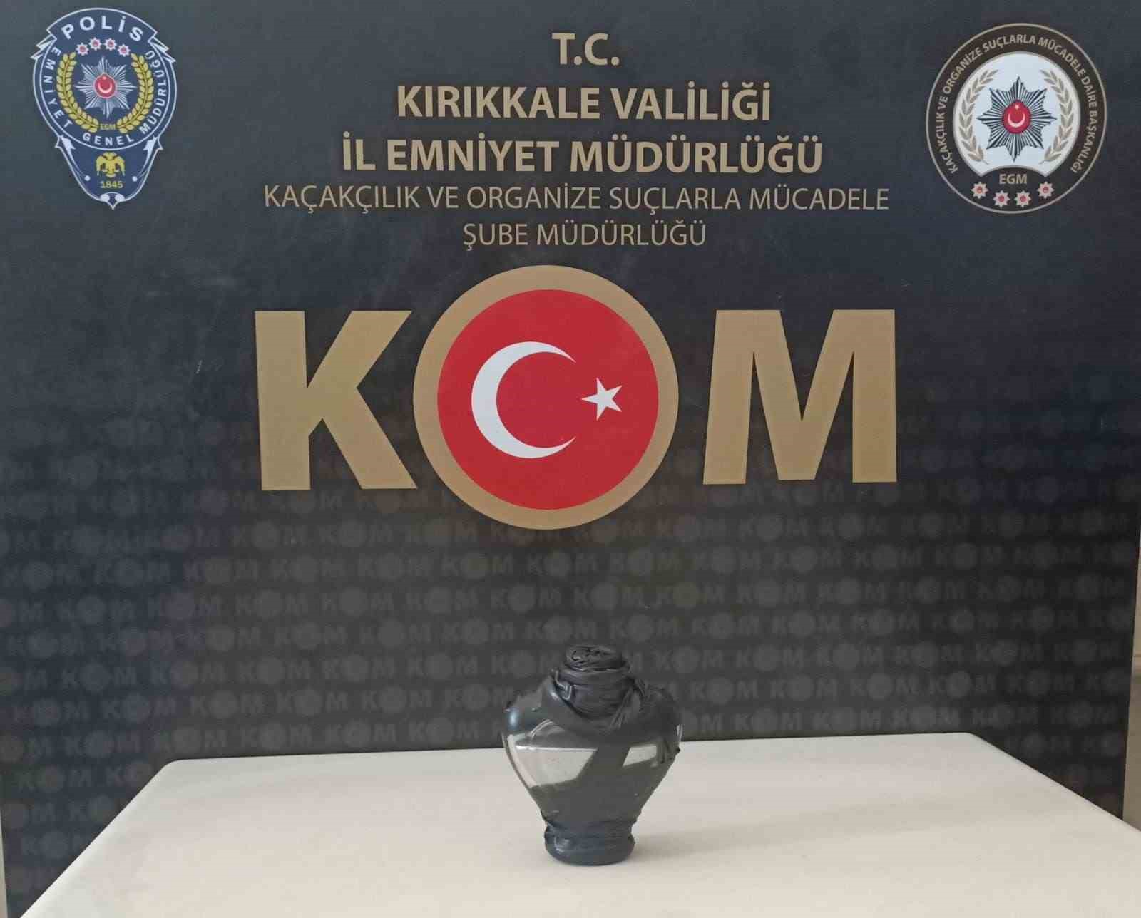 Kırıkkale&rsquo;de ka&ccedil;ak t&uuml;t&uuml;n ticareti operasyonu: 3 g&ouml;zaltı
