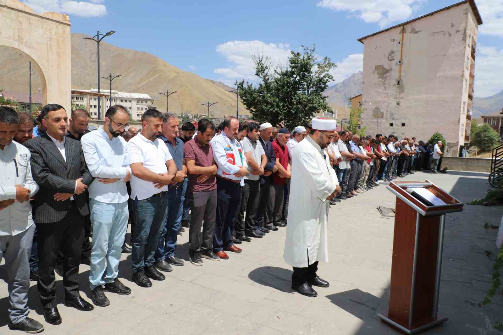 Haniye için Hakkari’de gıyabi cenaze namazı kılındı