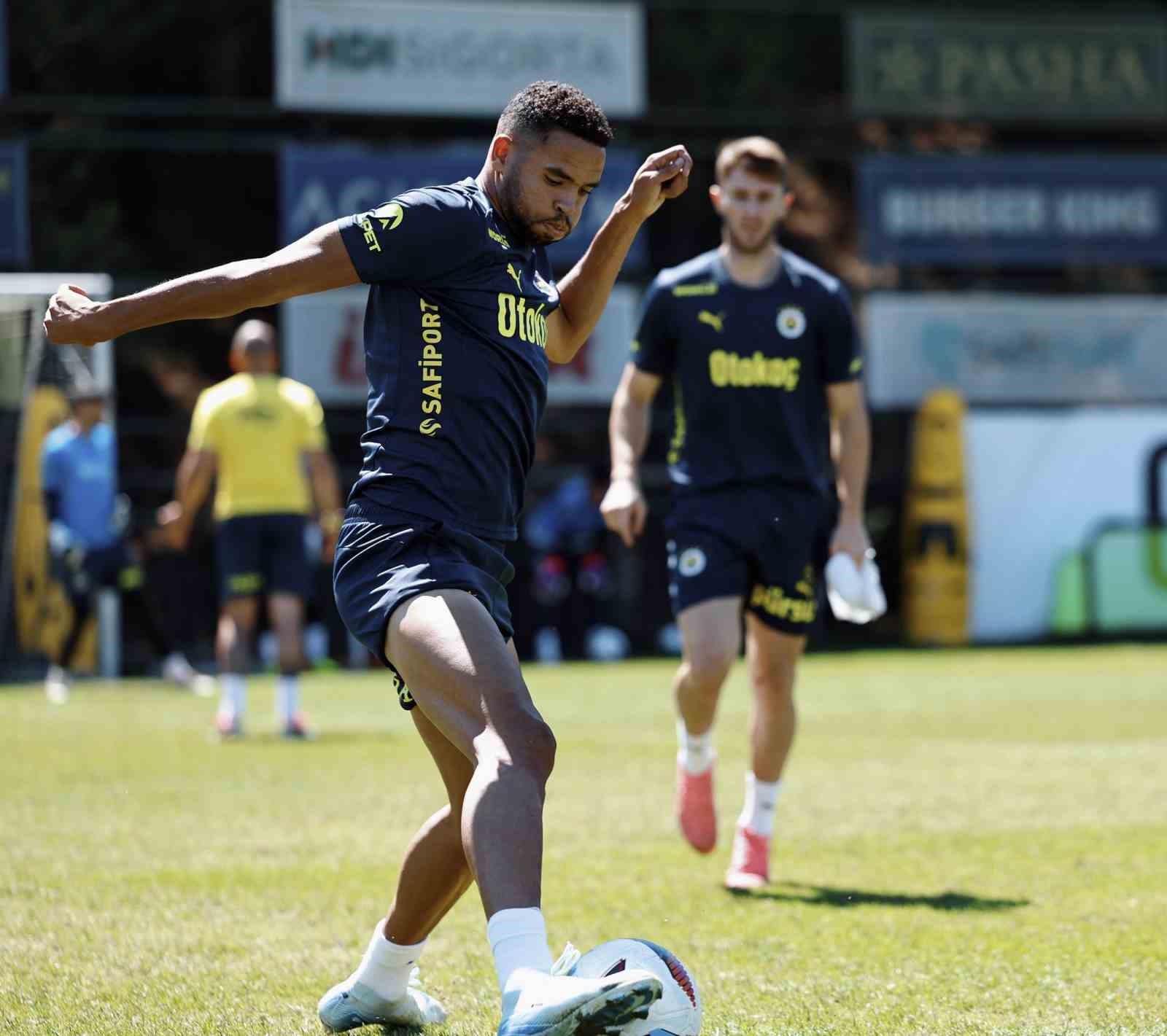 Fenerbahçe, LOSC Lille maçı hazırlıklarını sürdürdü
