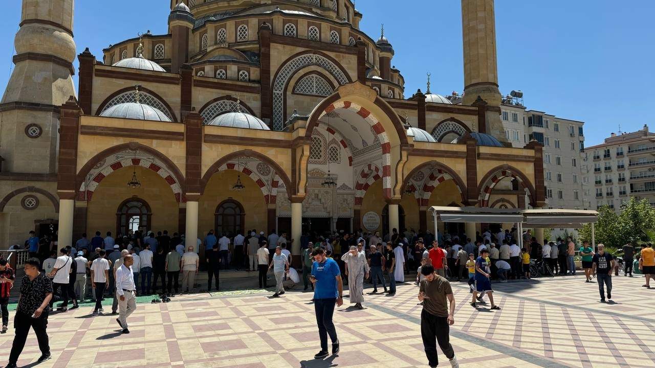 Haniye için Kilis’te giyabi cenaze namazı kılındı
