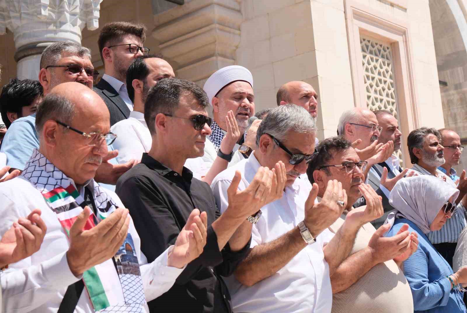 Adana&rsquo;da Haniye i&ccedil;in gıyabi cenaze namazı kılındı
