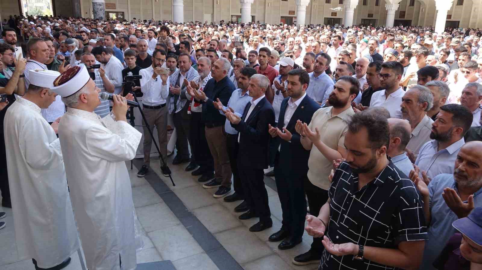 Gaziantep&rsquo;te İsmail Haniye i&ccedil;in gıyabi cenaze namazı kılındı
