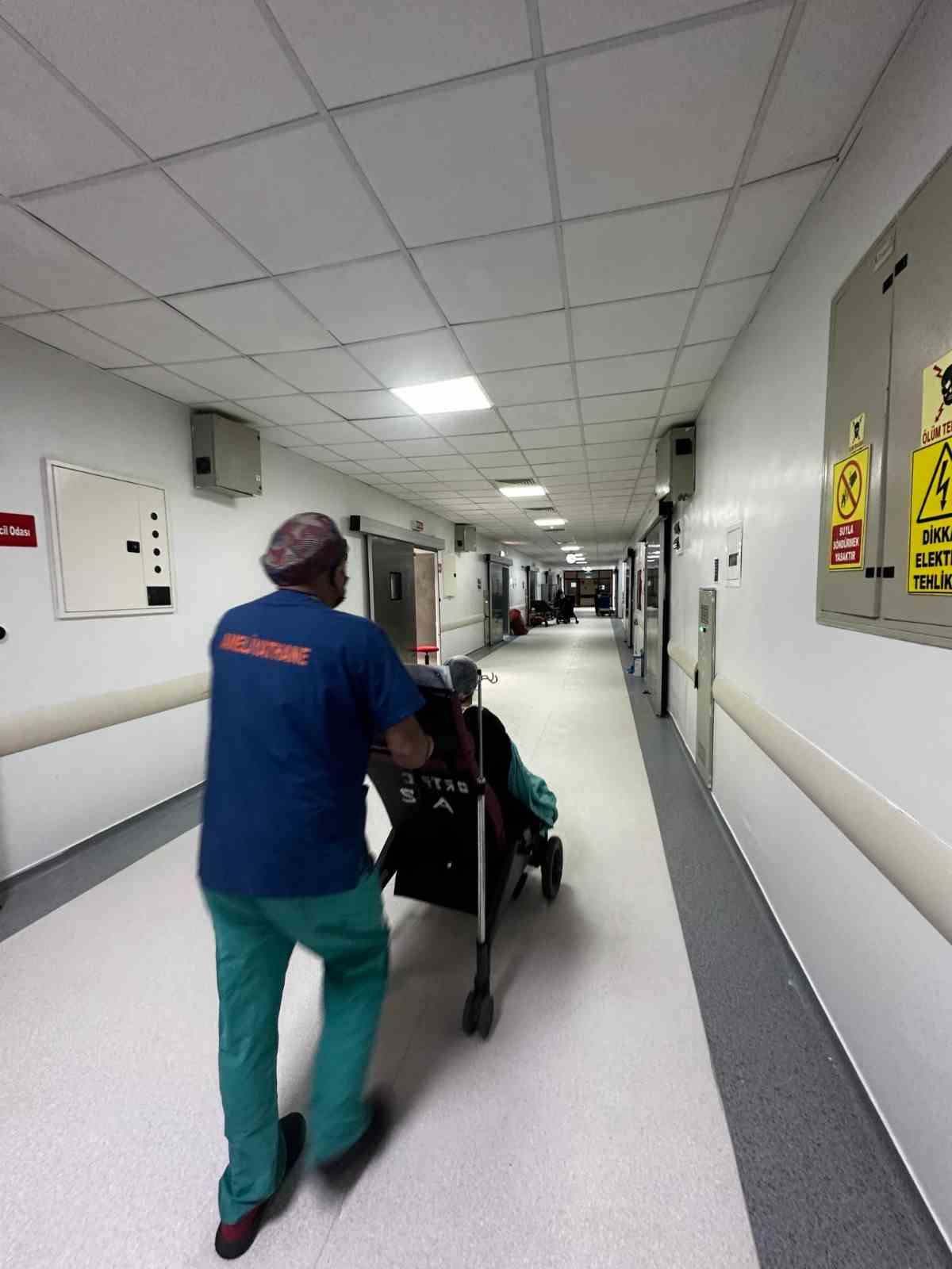 Gazi Yaşargil Eğitim ve Araştırma Hastanesi&rsquo;nde ilk 6 ayda 1,5 milyon muayene yapıldı
