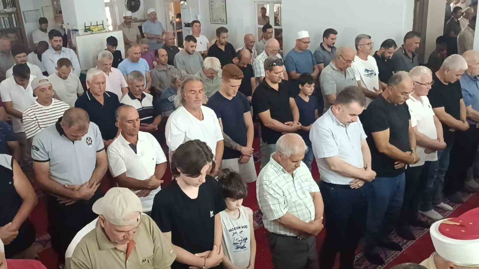 İsmail Haniye i&ccedil;in Edremit&rsquo;te gıyabi cenaze namazı kılındı
