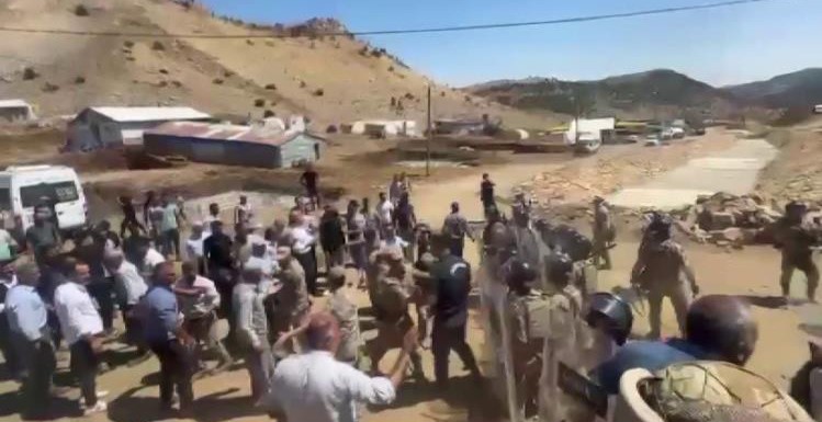 Konut alanında arbede: 1 asker yaralı, 9 gözaltı
