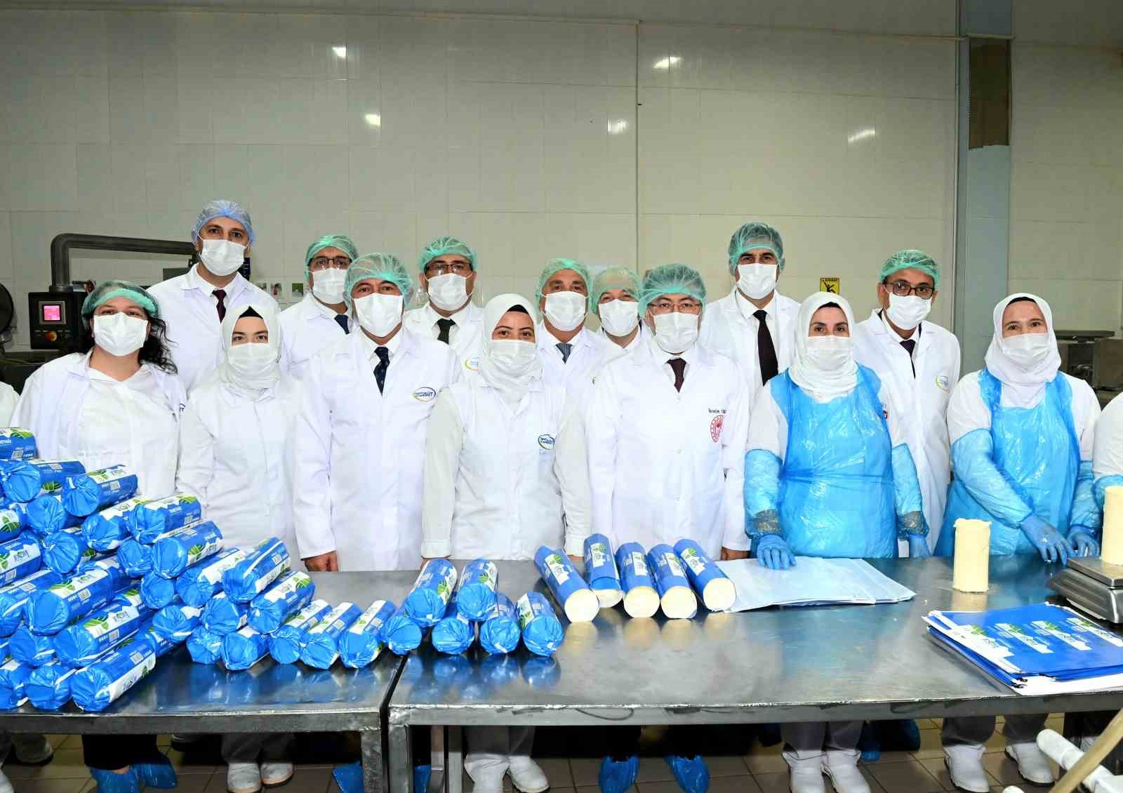 Bakan Yumaklı: "Üreticiyi korumak için günlük bin ton sütü piyasadan çekeceğiz"