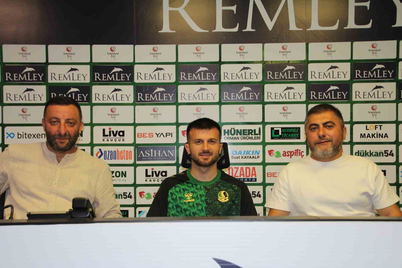 Sakaryaspor, Murat Cem Akpınar’ı yeniden kiraladı
