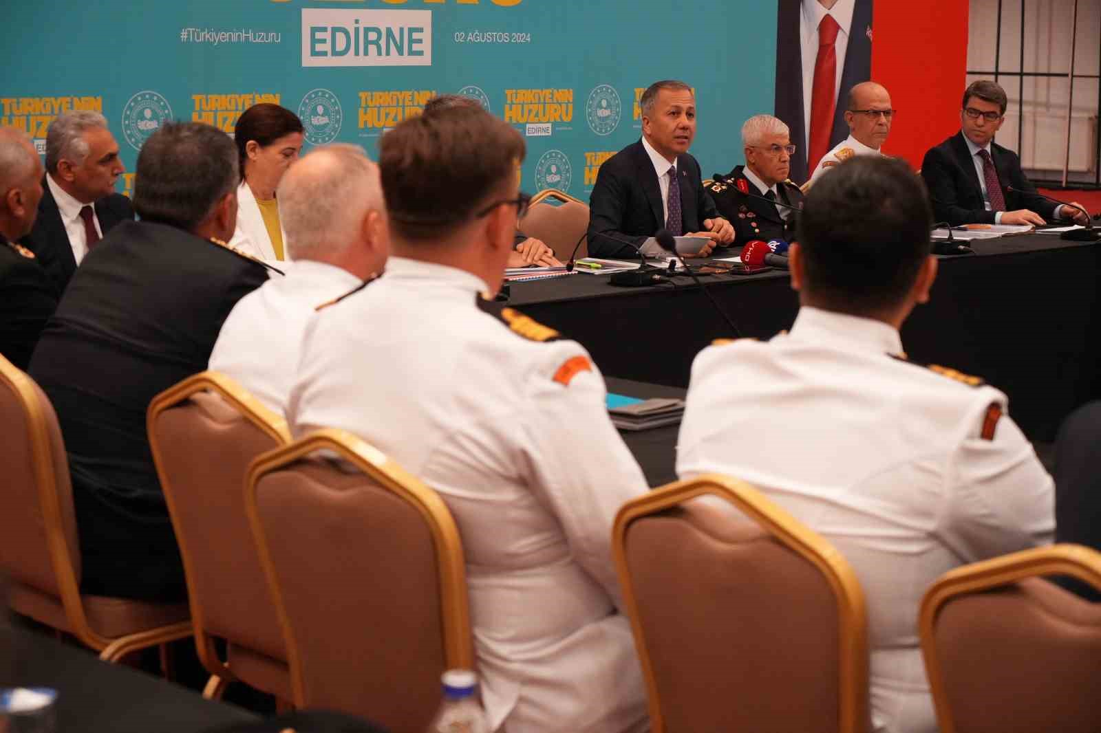 Bakan Yerlikaya: &ldquo;Edirne g&ouml;&ccedil; rotası olmaktan &ccedil;ıktı&rdquo;
