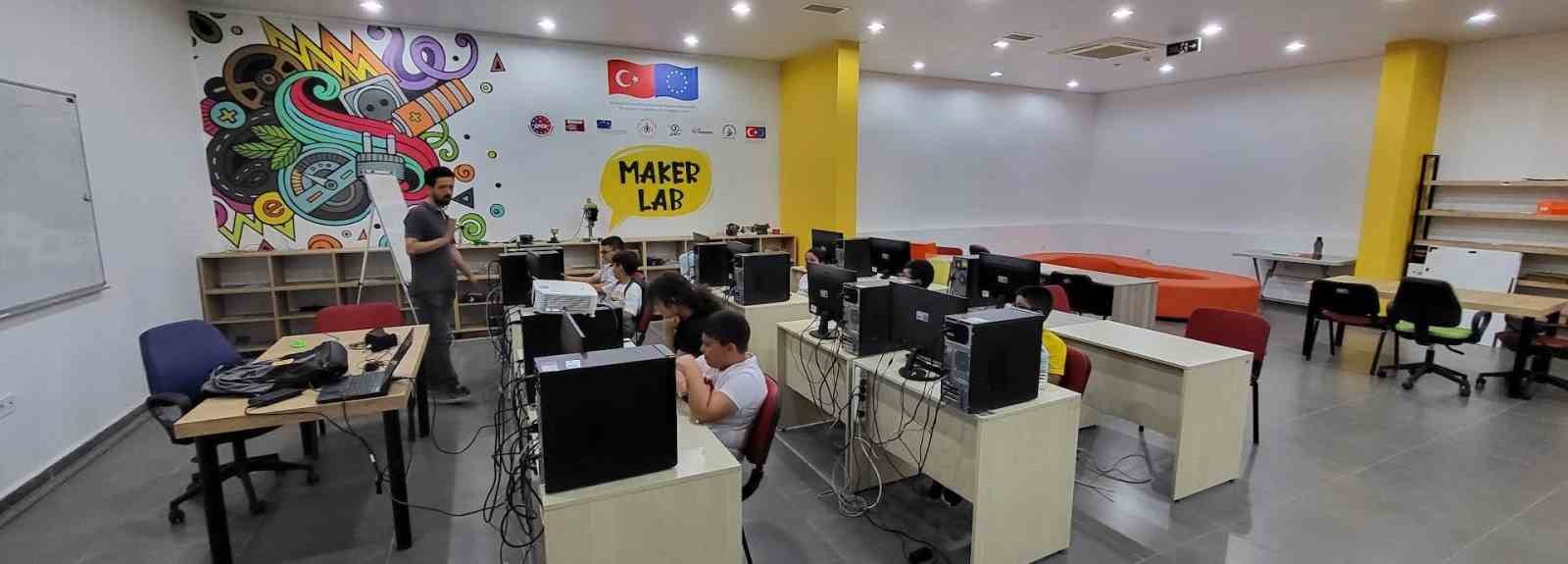 Muratpaşa&rsquo;da robotik-kodlama eğitimi ilk mezunlarını verdi
