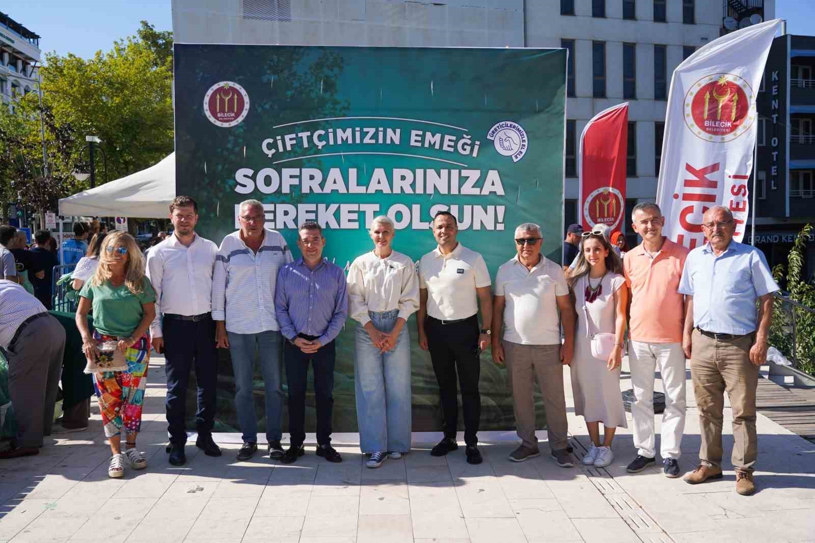 Çiftçiden satın alınan 20 ton karpuz vatandaşlara dağıtıldı
