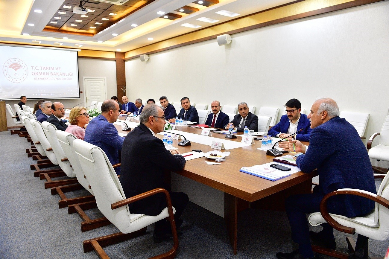 Vali Zorluoğlu, "Tarımsal &uuml;retimin daha da artması i&ccedil;in hep birlikte mesai harcayacağız"
