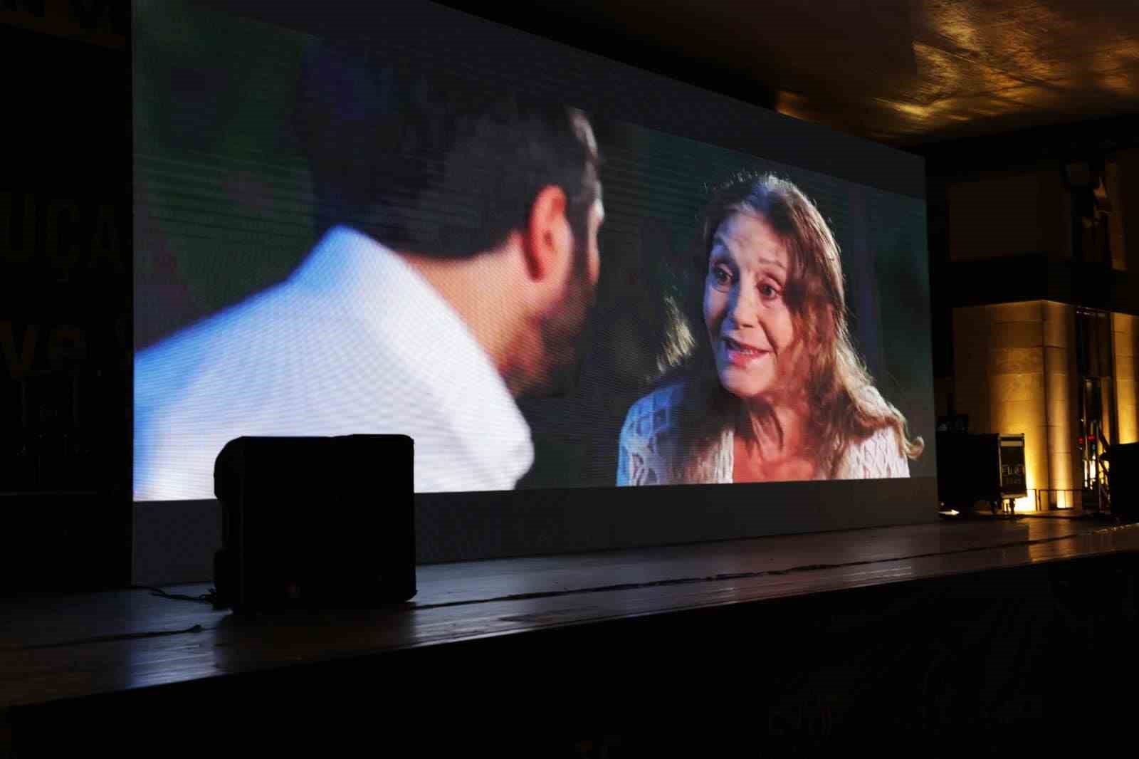 A&ccedil;ık havada sinema keyfi

