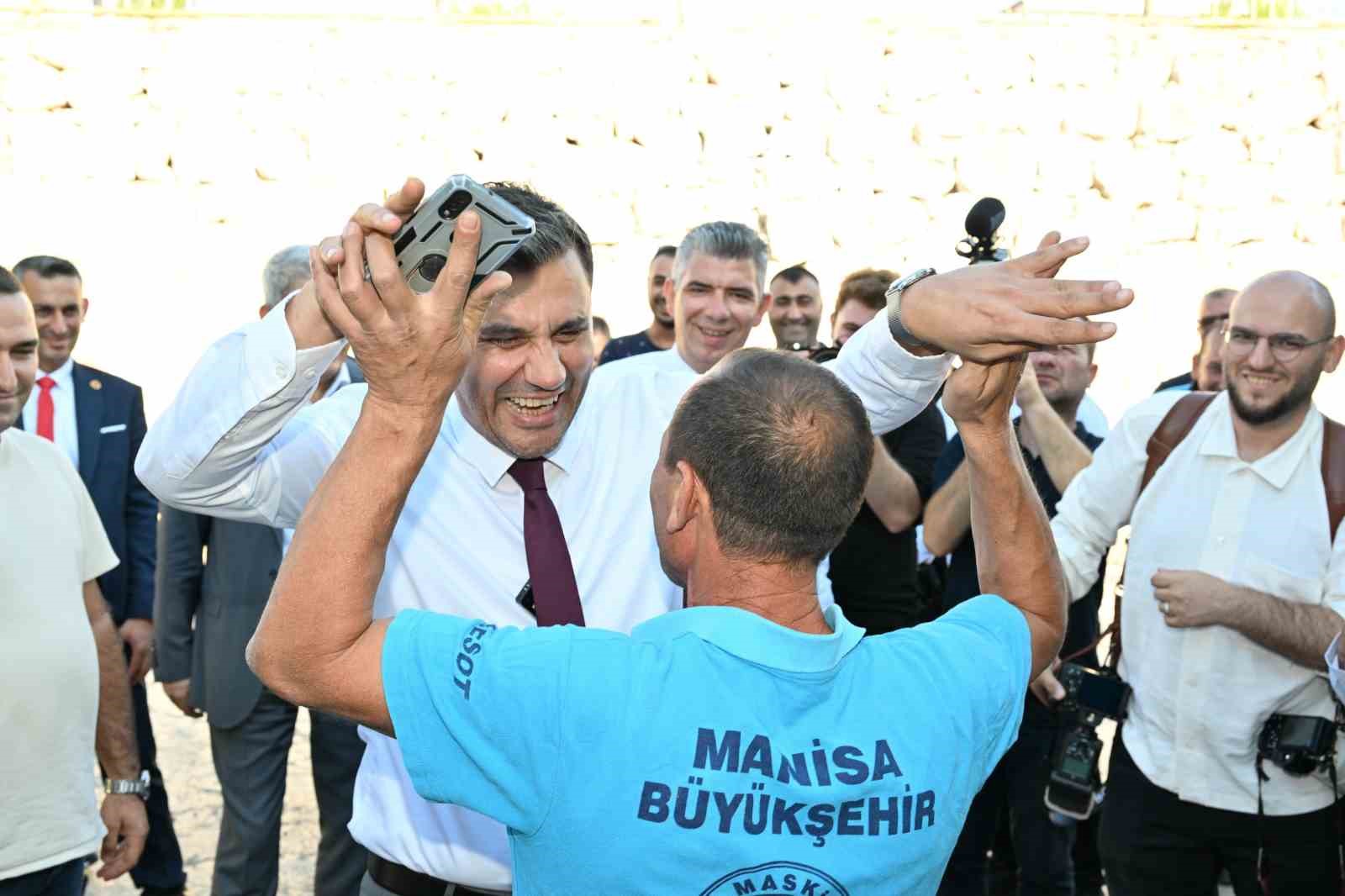 Başkan Zeyrek: &ldquo;Empati kurun, sanki kendi evinizin suyu kesilmiş gibi davranın&rdquo;
