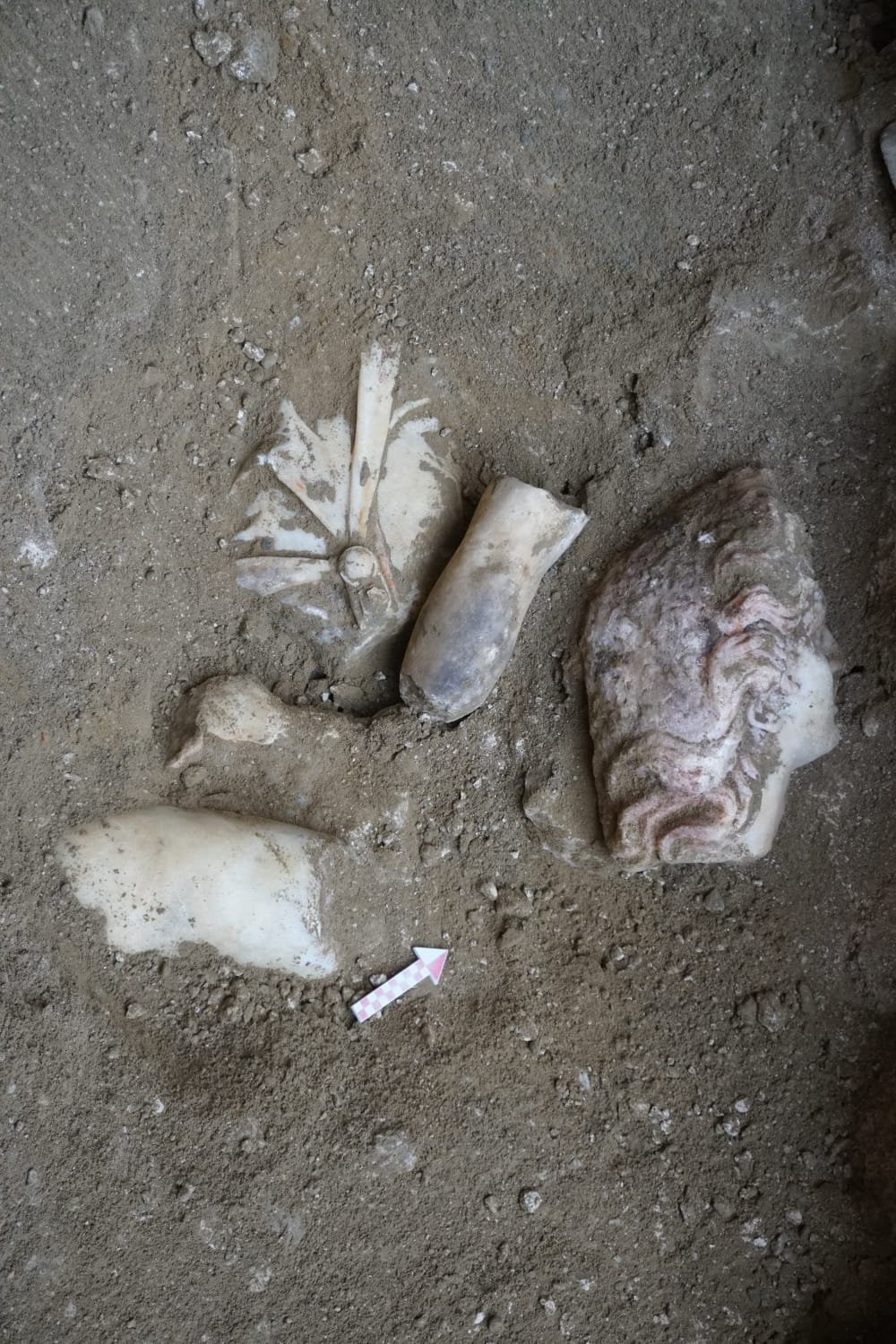 Laodikya&rsquo;da arkeologları heyecanlandıran buluş
