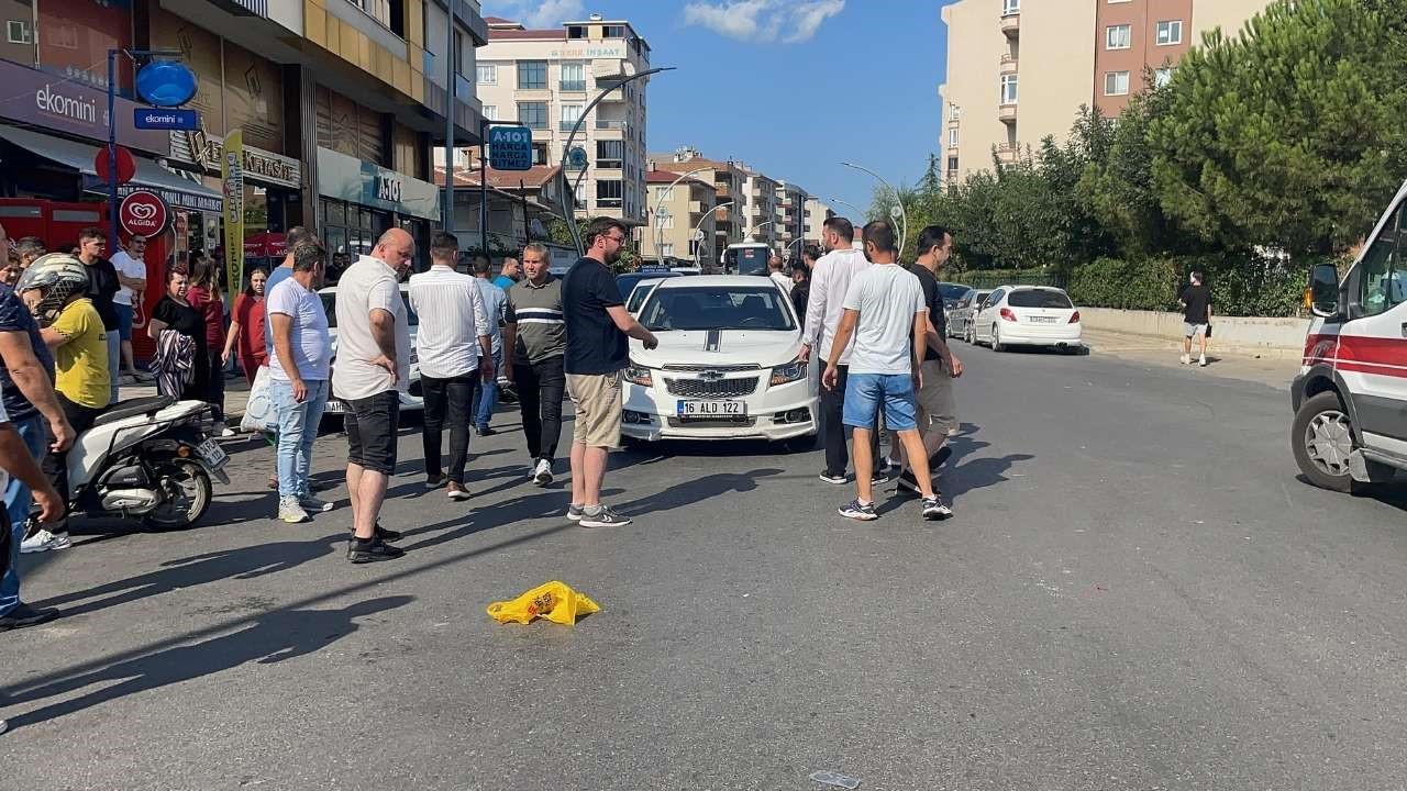 Kapaklı&rsquo;da karşıdan karşıya ge&ccedil;meye &ccedil;alışan &ccedil;ocuğa otomobil &ccedil;arptı
