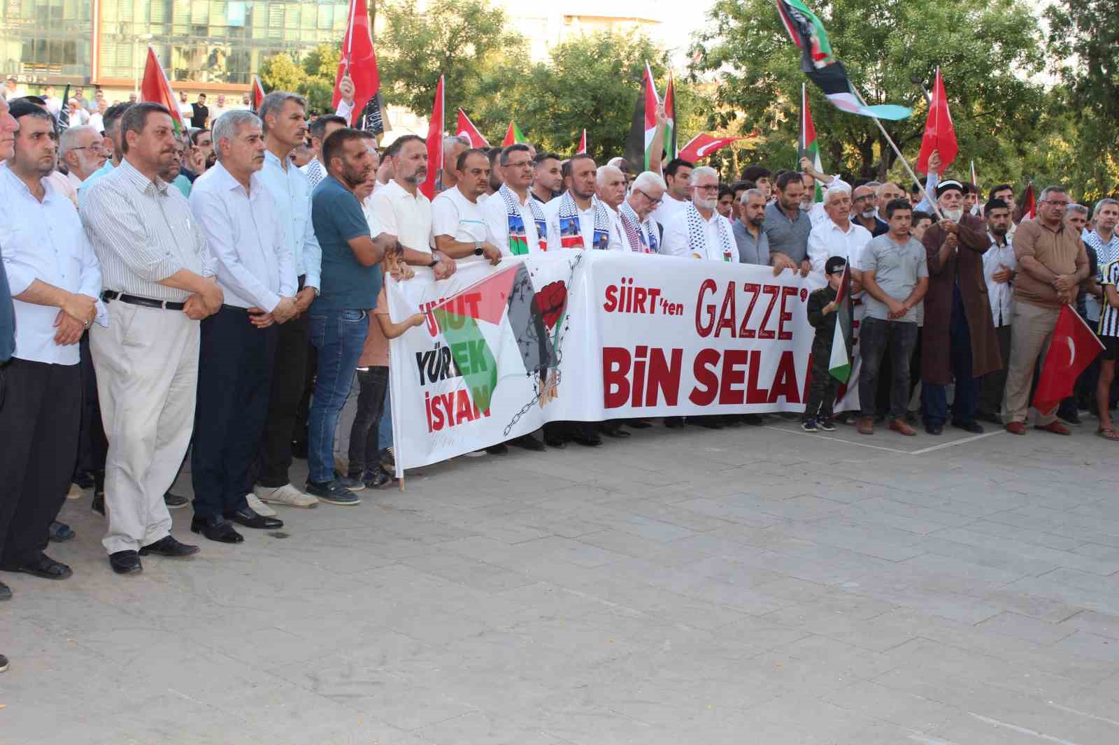 Siirt’te yüzlerce kişi Filistin ve İsmail Haniye için yürüdü
