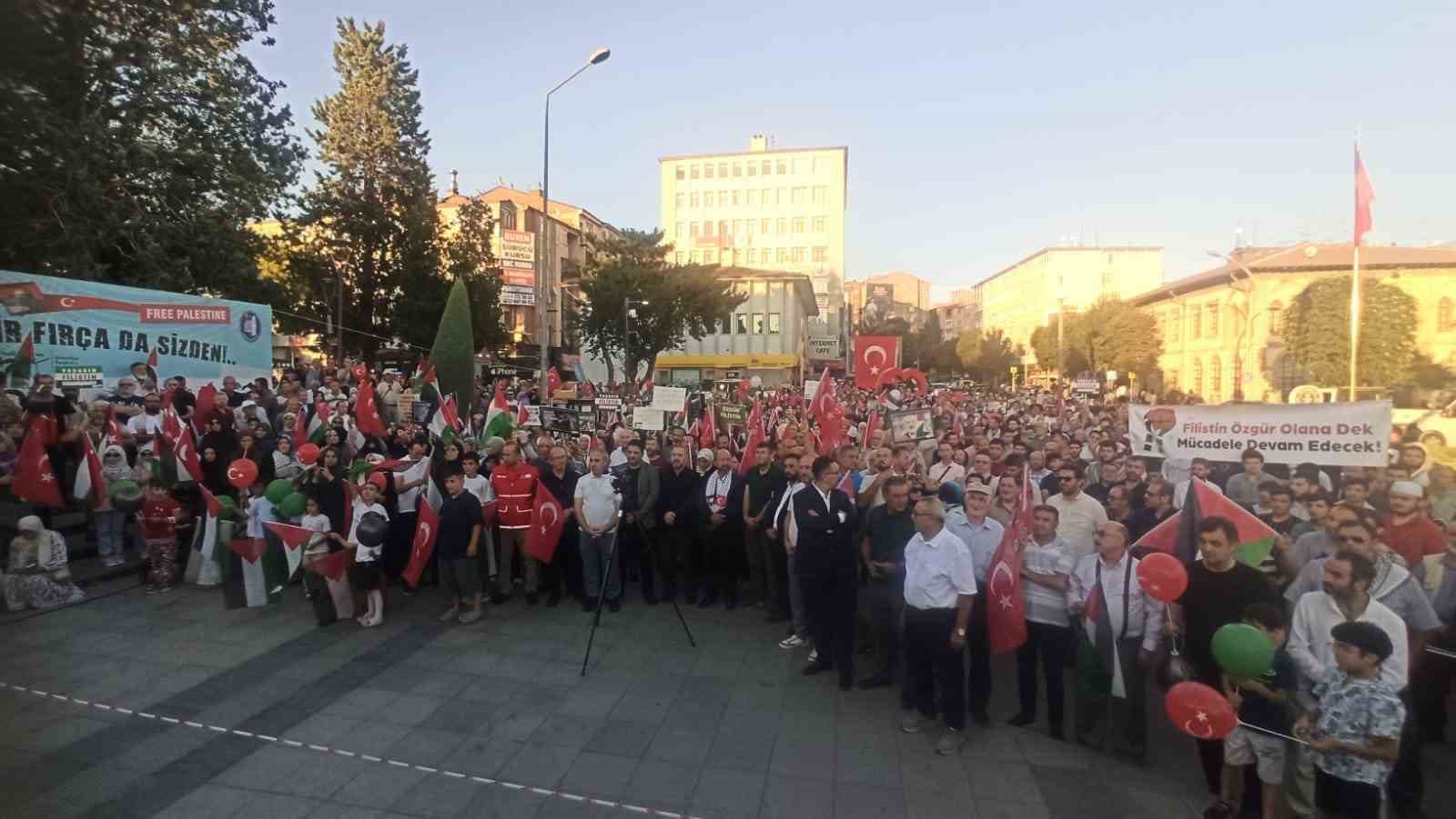 Çorum’da "İsrail’i telin Gazze’ye destek" mitingi
