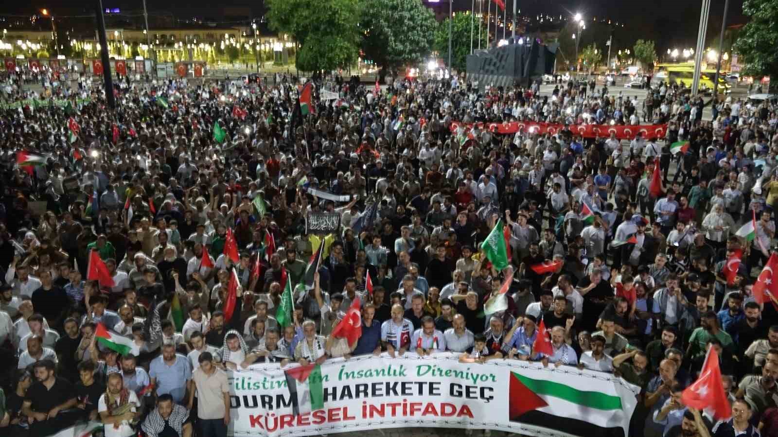 Gaziantep&rsquo;te binlerce kişi Filistin ve Heniyye i&ccedil;in y&uuml;r&uuml;d&uuml;
