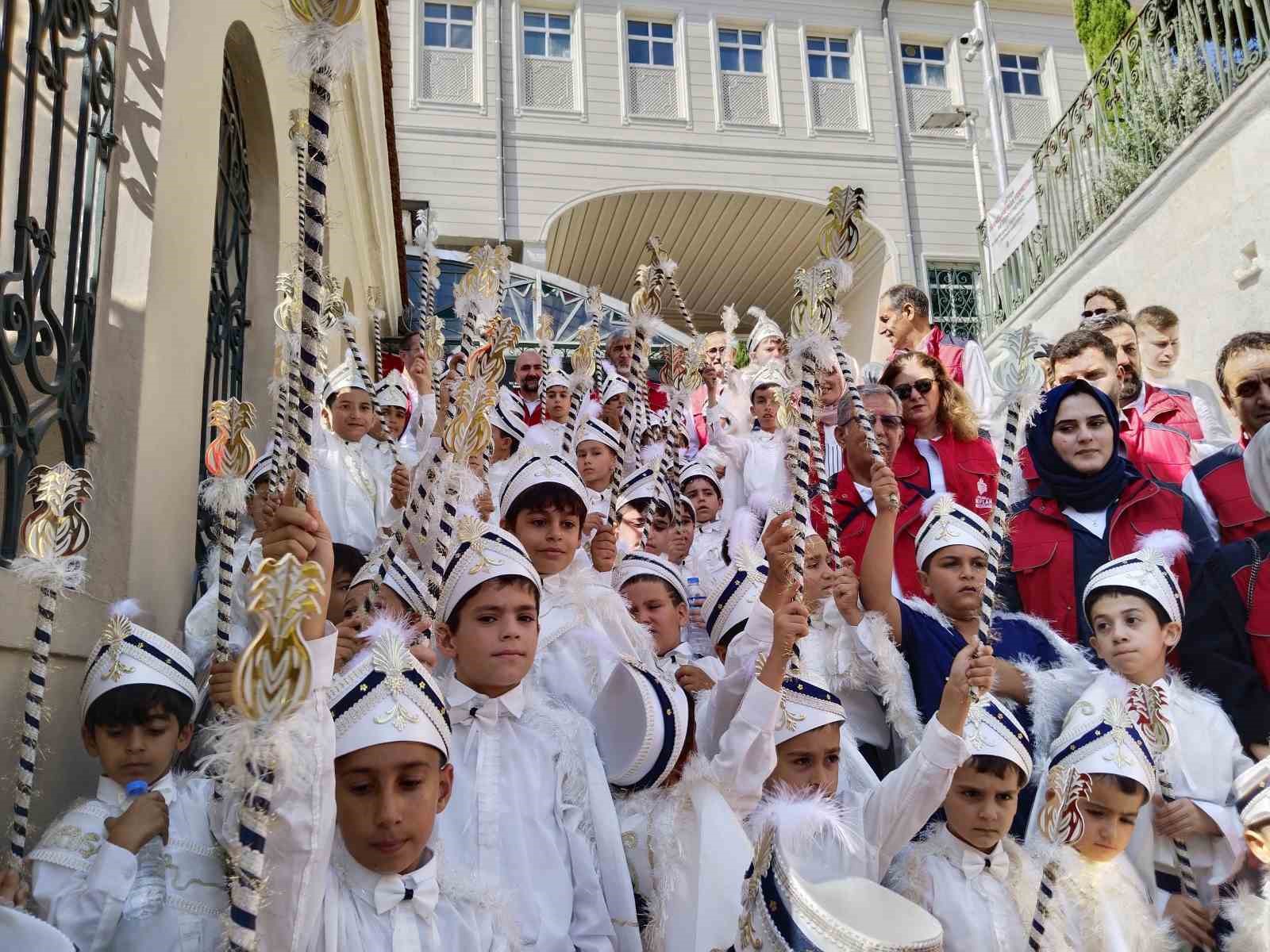 Vakıflar 2. Bölge Müdürlüğü tarafından 150 çocuk için sünnet töreni yapıldı
