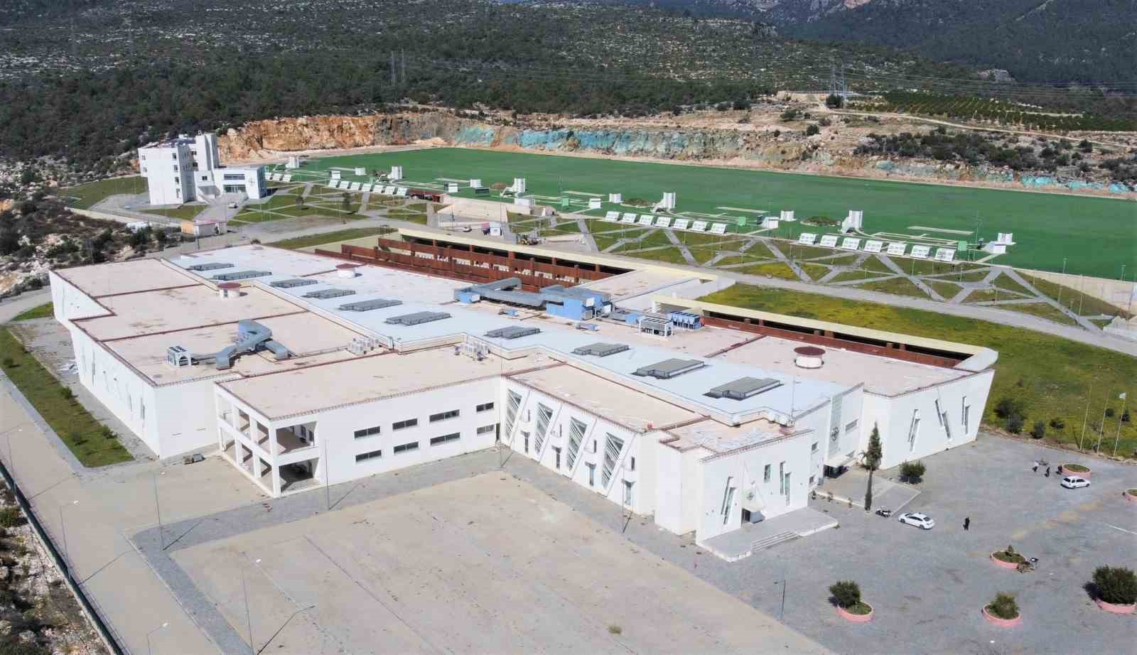 Bakan Bak duyurdu: "Mersin&rsquo;deki atıcılık kompleksine Yusuf Dike&ccedil; ve Şevval İlayda Tarhan&rsquo;ın adları verildi"
