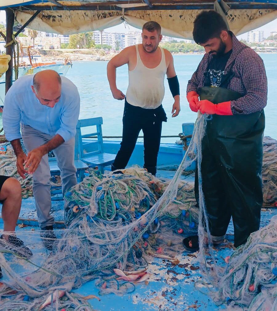 Başkan Altıok balıkçıları yalnız bırakmadı
