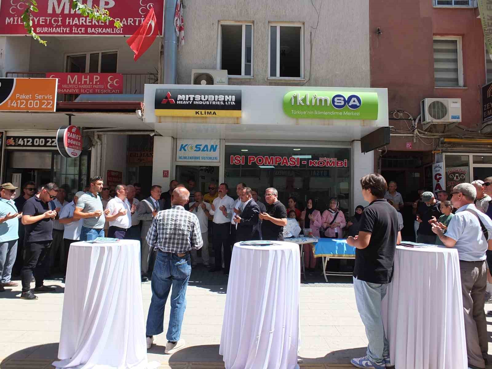 Balıkesir&rsquo;de MHP İl&ccedil;e y&ouml;netimi aşure hayrı d&uuml;zenledi
