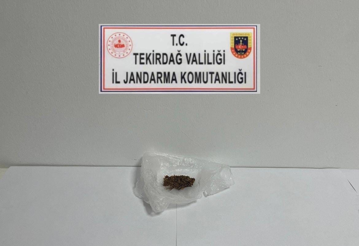 Tekirdağ&rsquo;da uyuşturucu ve silah operasyonları
