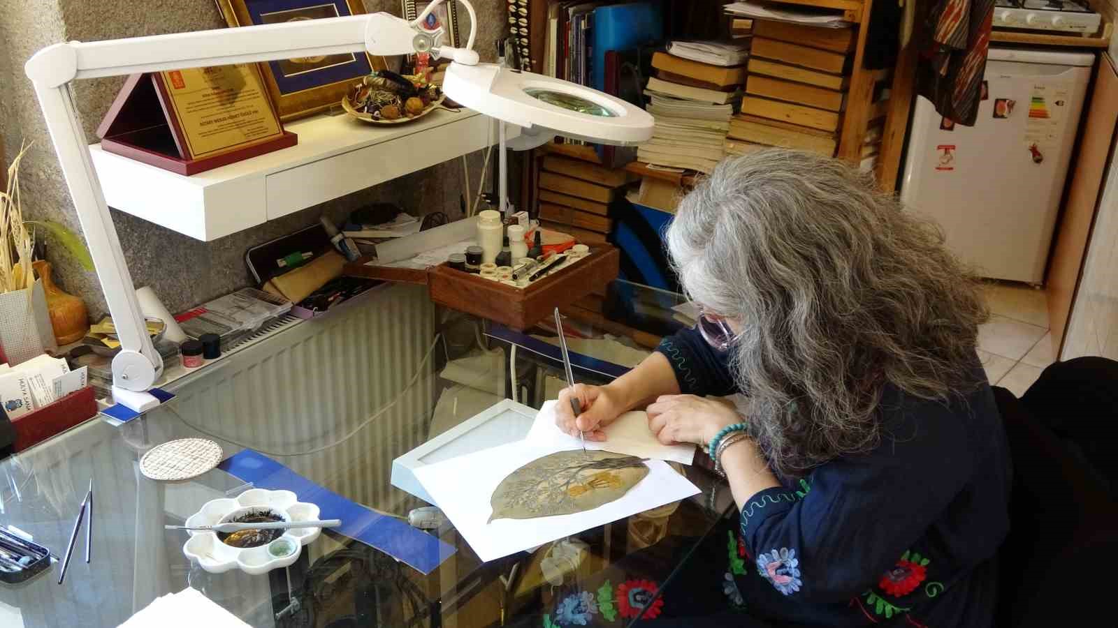 (ÖZEL) 25 yıldır difenbahya yaprağına hayat veriyor