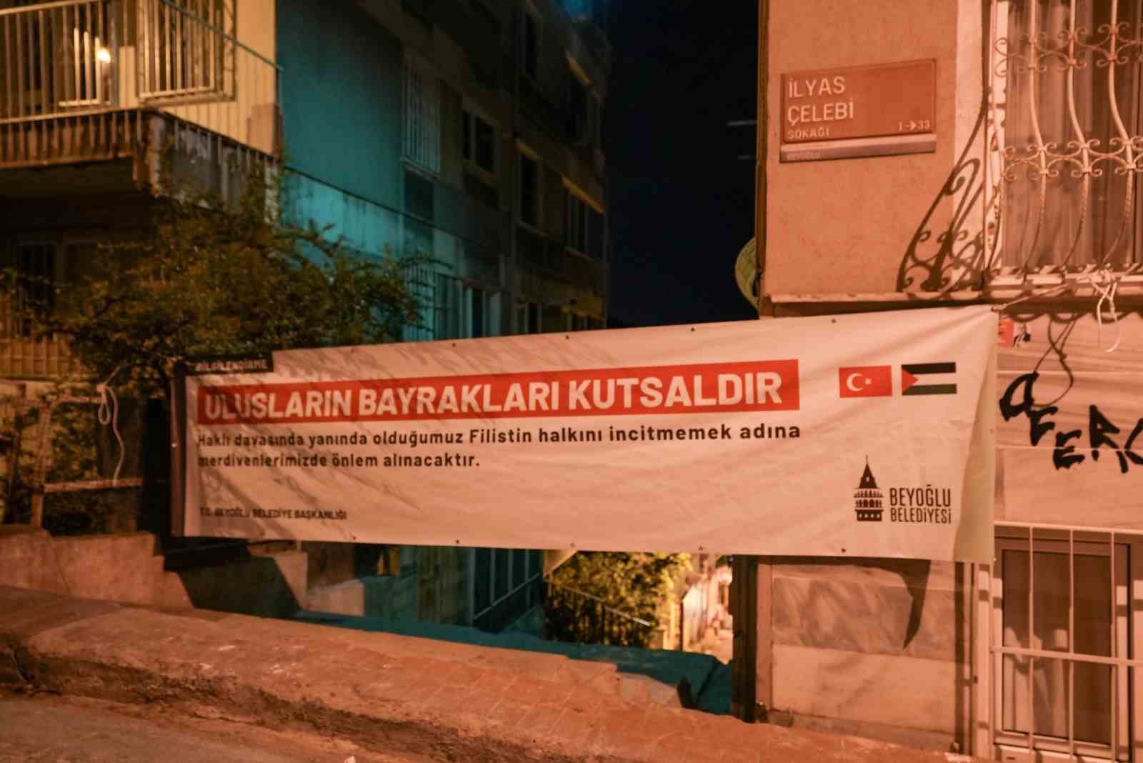 Beyoğlu Belediyesi’nden Cihangir merdivenlerine resmedilen Filistin bayrağı açıklaması
