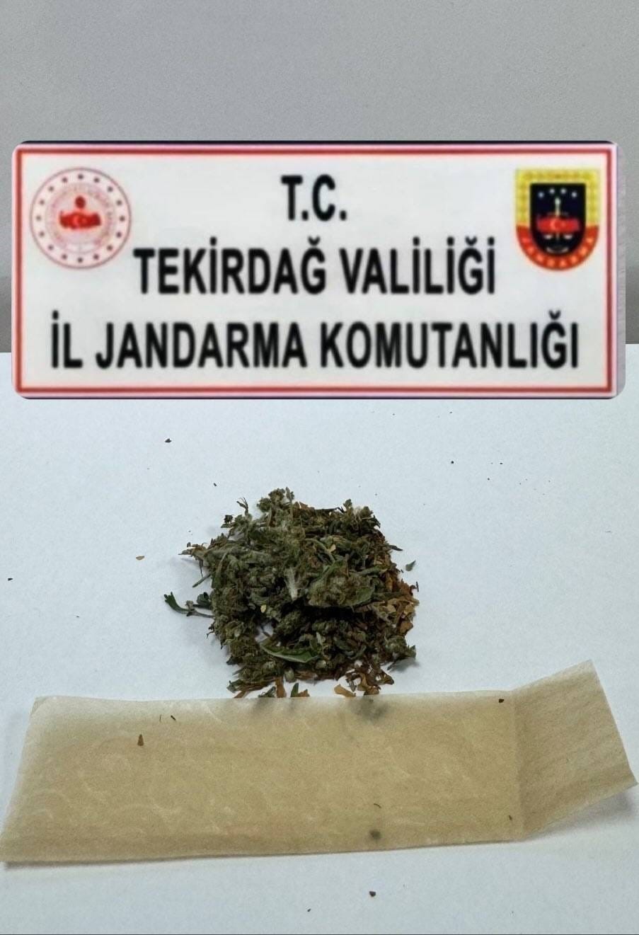 Tekirdağ&rsquo;da uyuşturucu ve silah operasyonları
