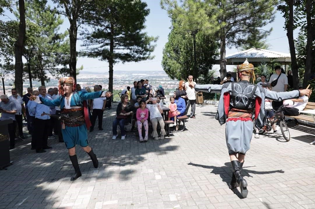M&uuml;derris Mahallesi Şenliğinde komşuluk ilişkileri tazelendi
