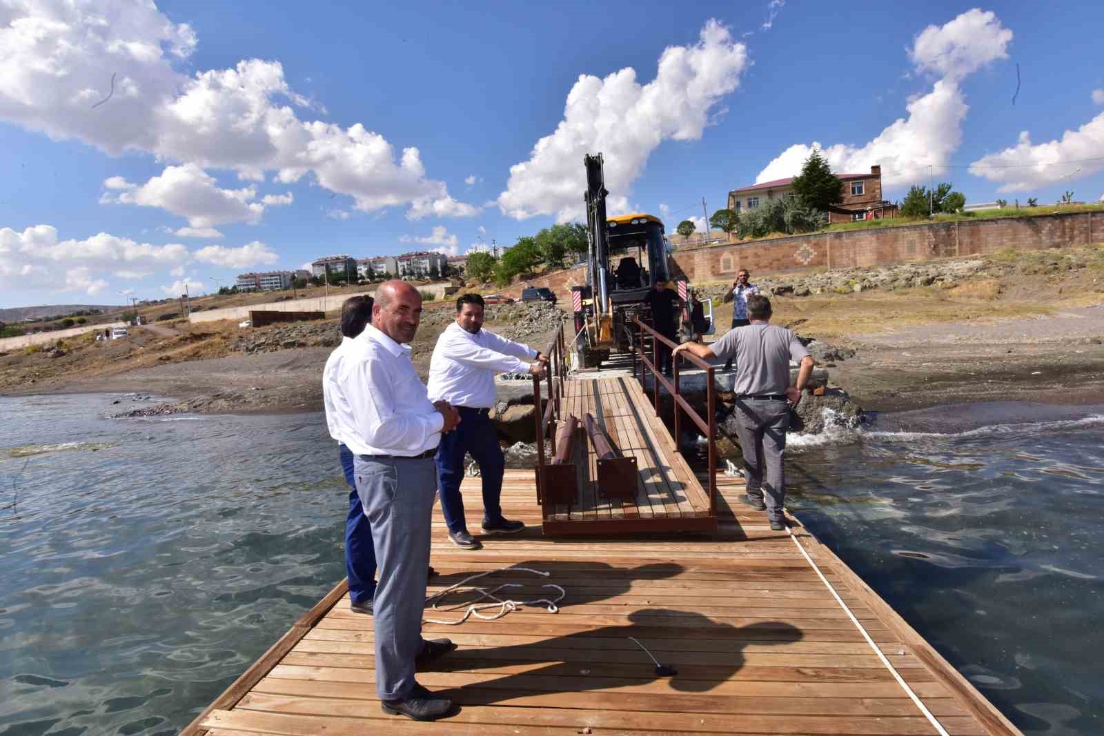 Ahlat&rsquo;ta değişken seviyeli yeni iskele yapıldı
