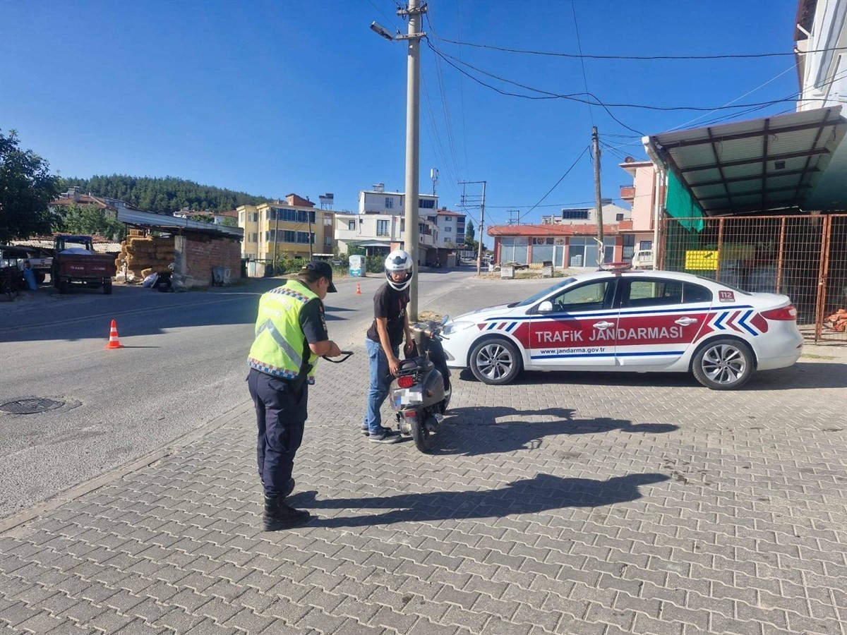 Jandarma&rsquo;dan motosiklet denetimi; 19 ara&ccedil; trafikten men
