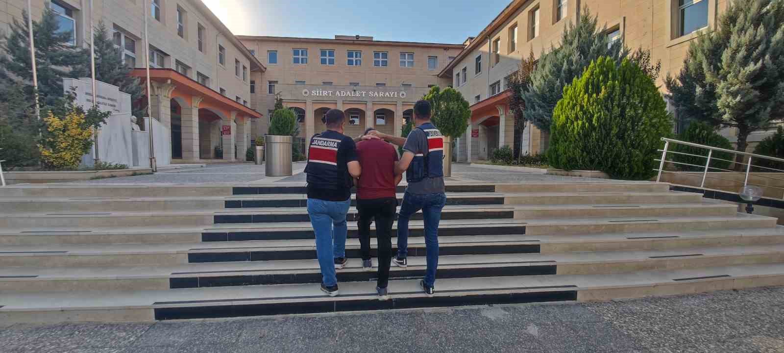 Siirt&rsquo;te 8 yıl kesinleşmiş hapis cezası bulunan firari yakalandı

