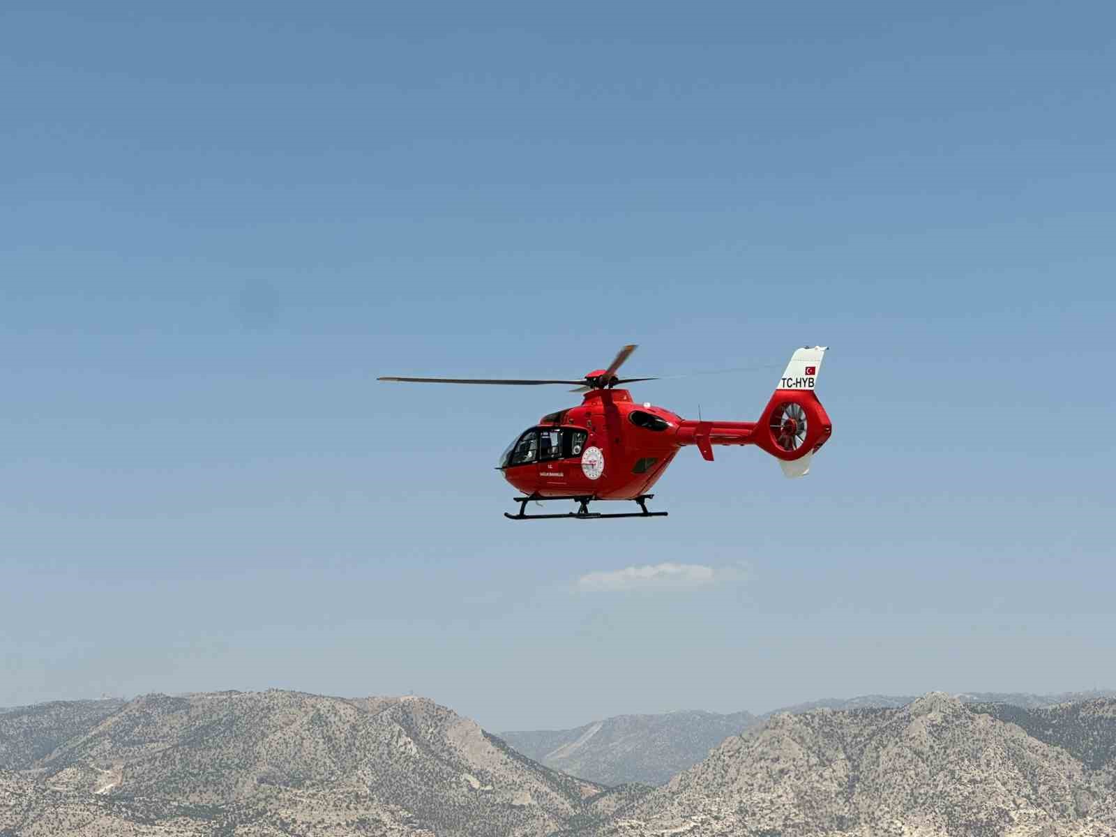 Şırnak’ta ambulans helikopter Umut bebek için havalandı
