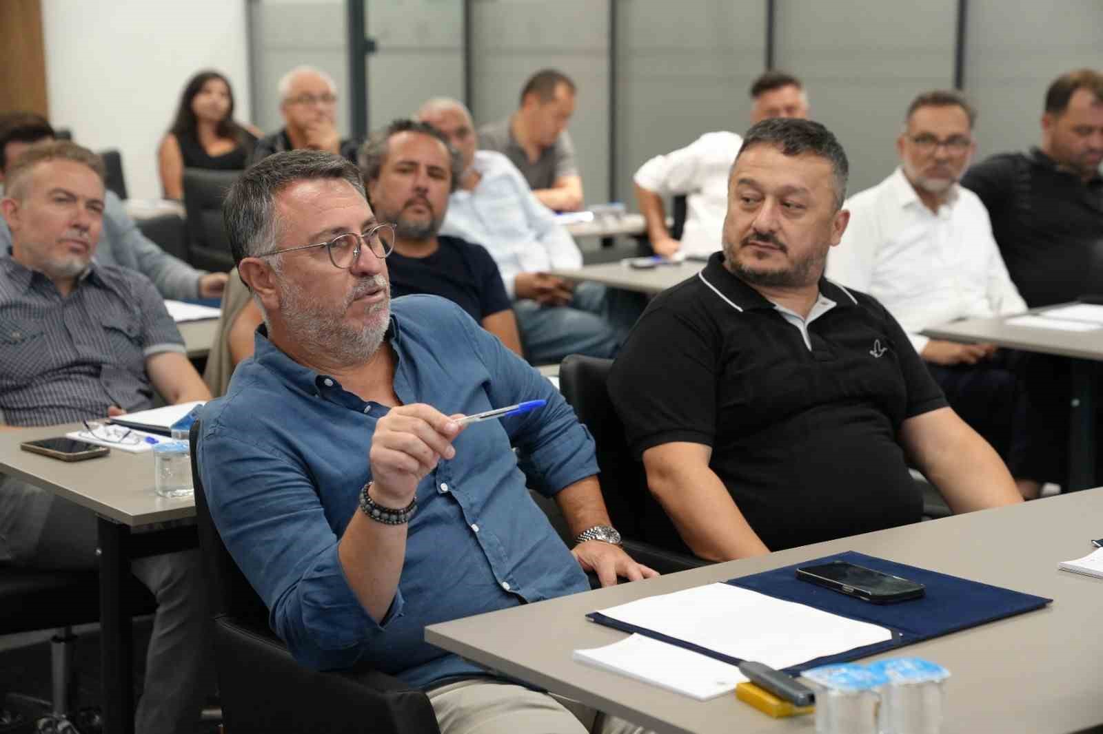 DSO Başkan Yardımcısı Uğurlu; &ldquo;Katma değerli &uuml;r&uuml;n &uuml;retemiyoruz&rdquo;
